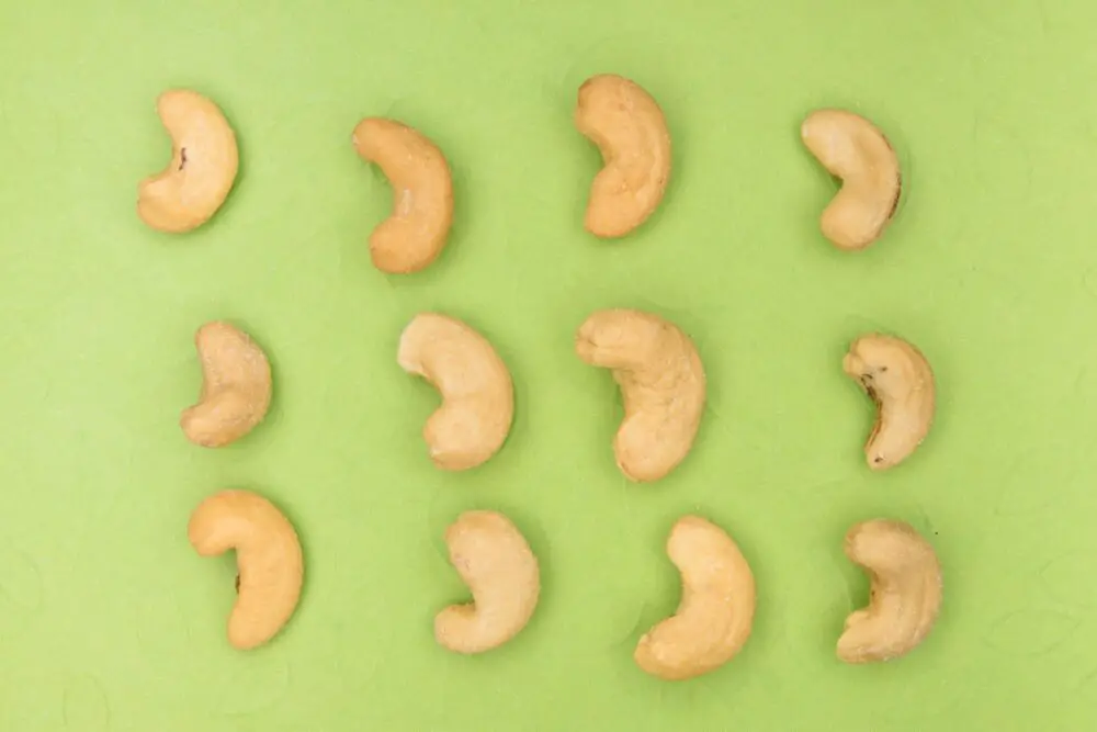 How Many Carbs and net carbs in cashews Ultimate Guide