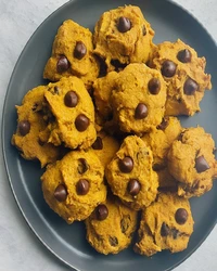 Keto Pumpkin Chocolate Chip Cookies