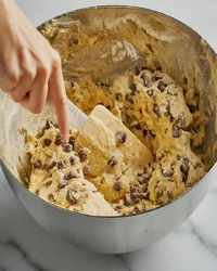 keto chocolate chip cookies